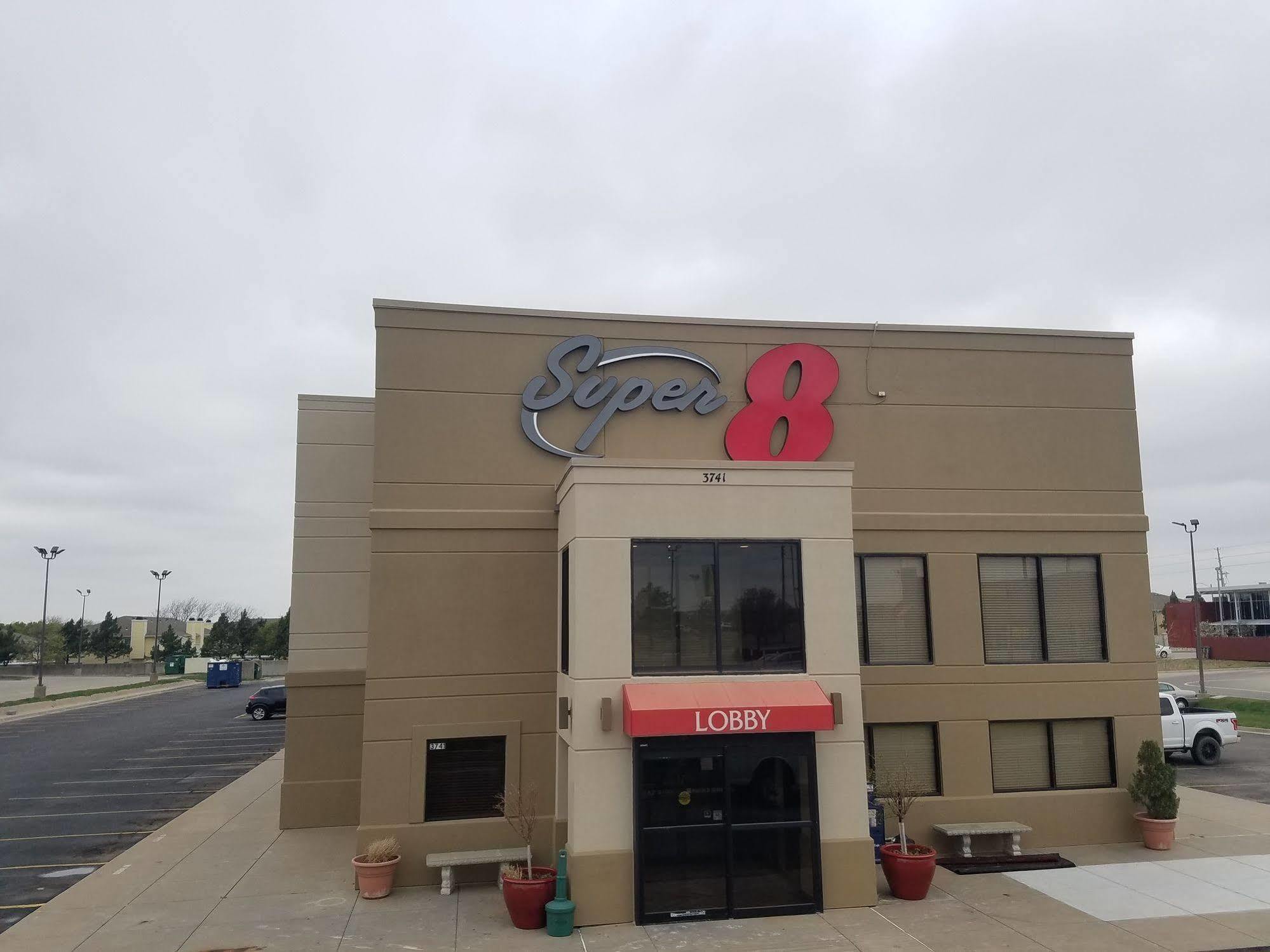 Super 8 By Wyndham Wichita North Exterior foto