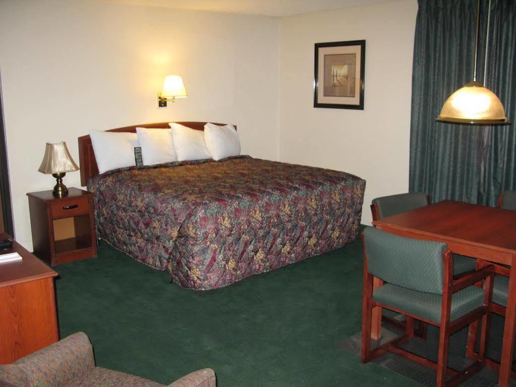 Super 8 By Wyndham Wichita North Exterior foto