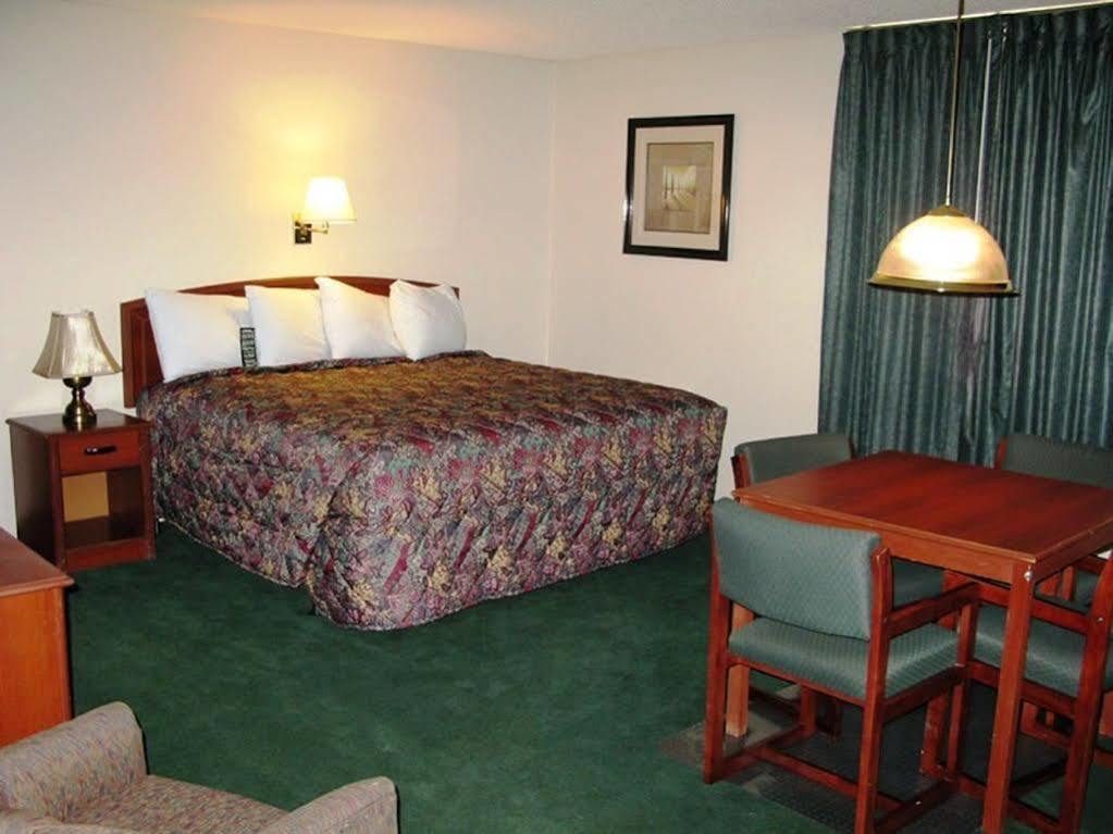 Super 8 By Wyndham Wichita North Exterior foto