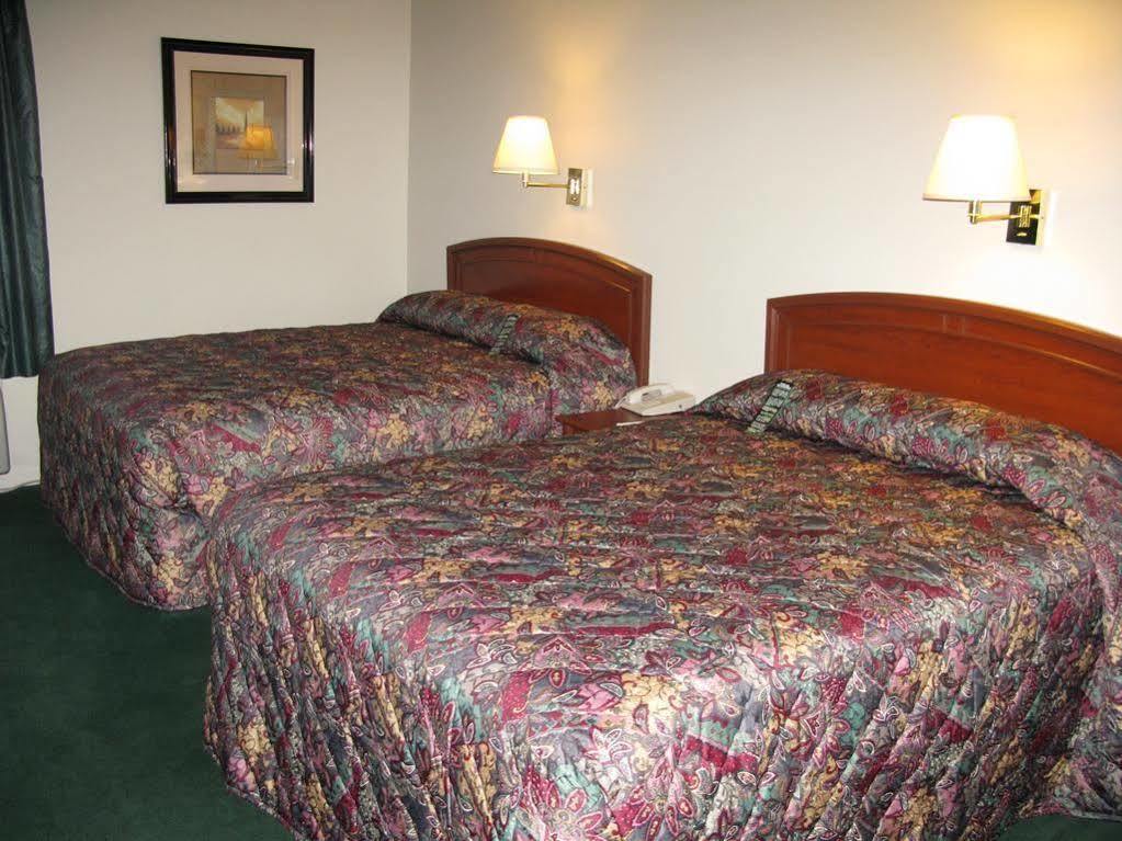 Super 8 By Wyndham Wichita North Exterior foto
